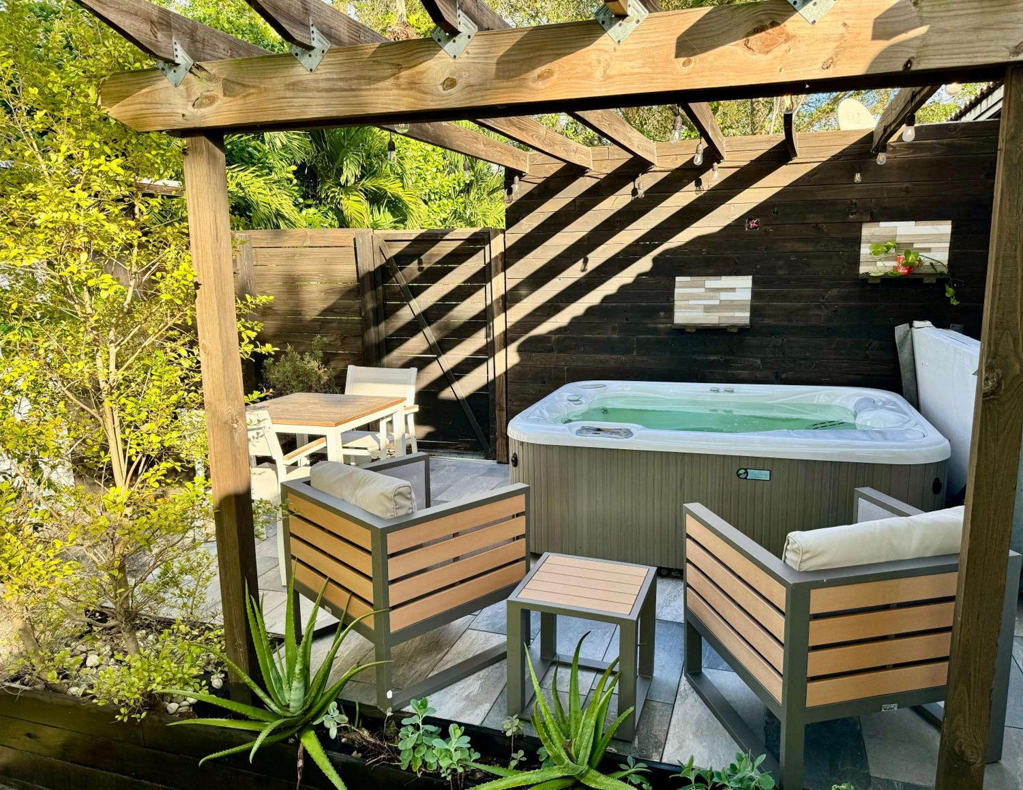 Hot Tub House On Golf Course! 10 Mins To The Beach Miami Exterior foto
